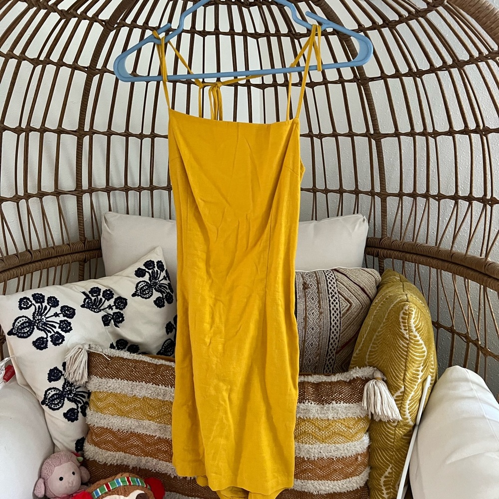 Backless yellow dress